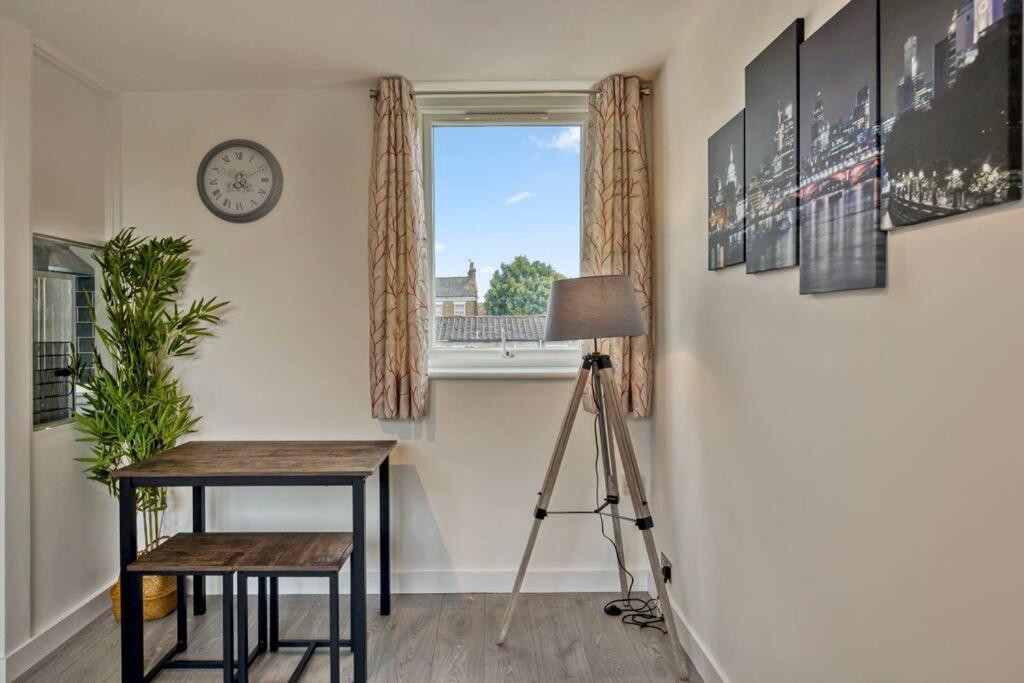 Hidden Gem In Battersea W/ Free Parking Lejlighed London Eksteriør billede